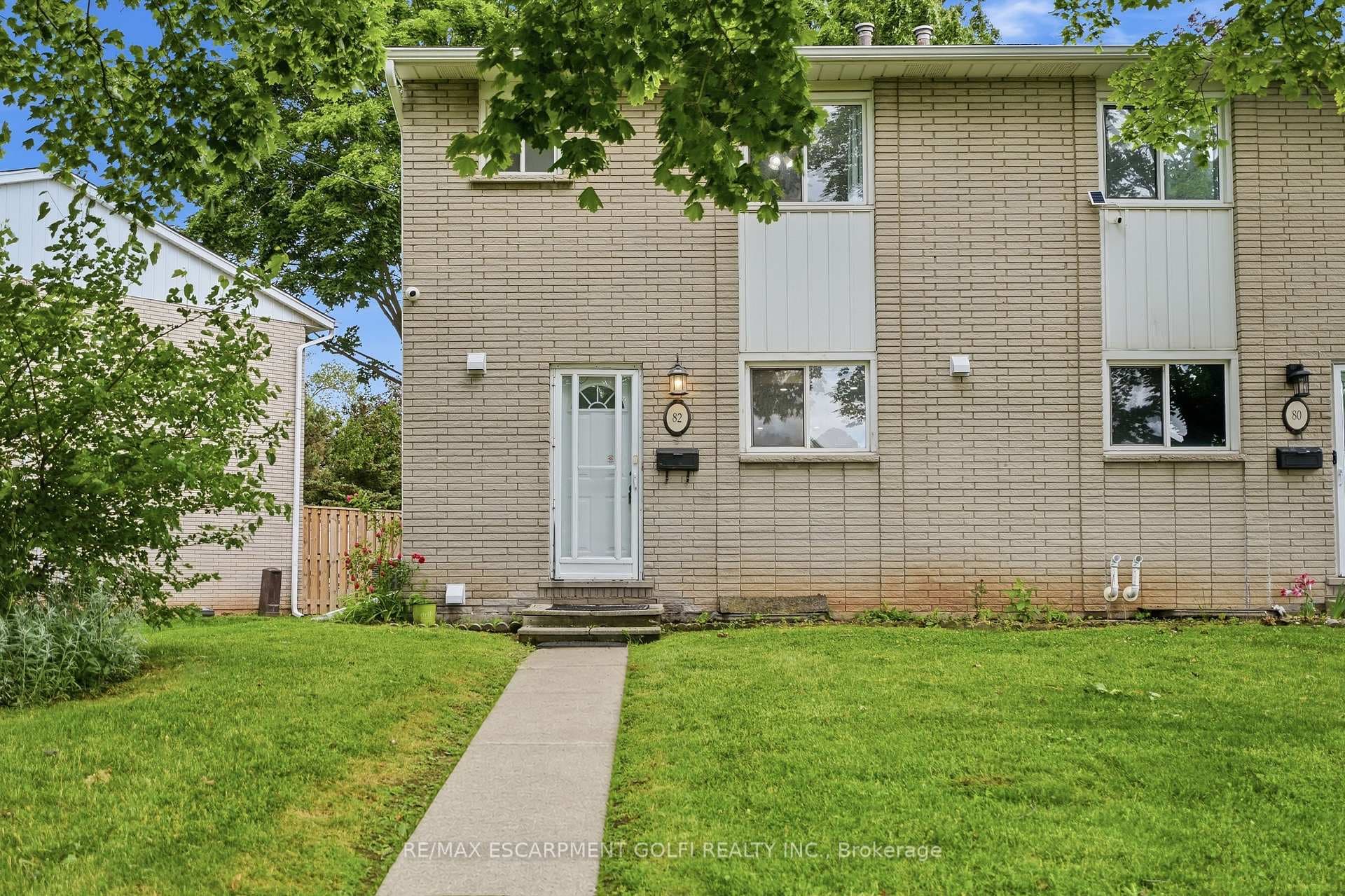 82 Riverdale Drive Unit 14 photo 2