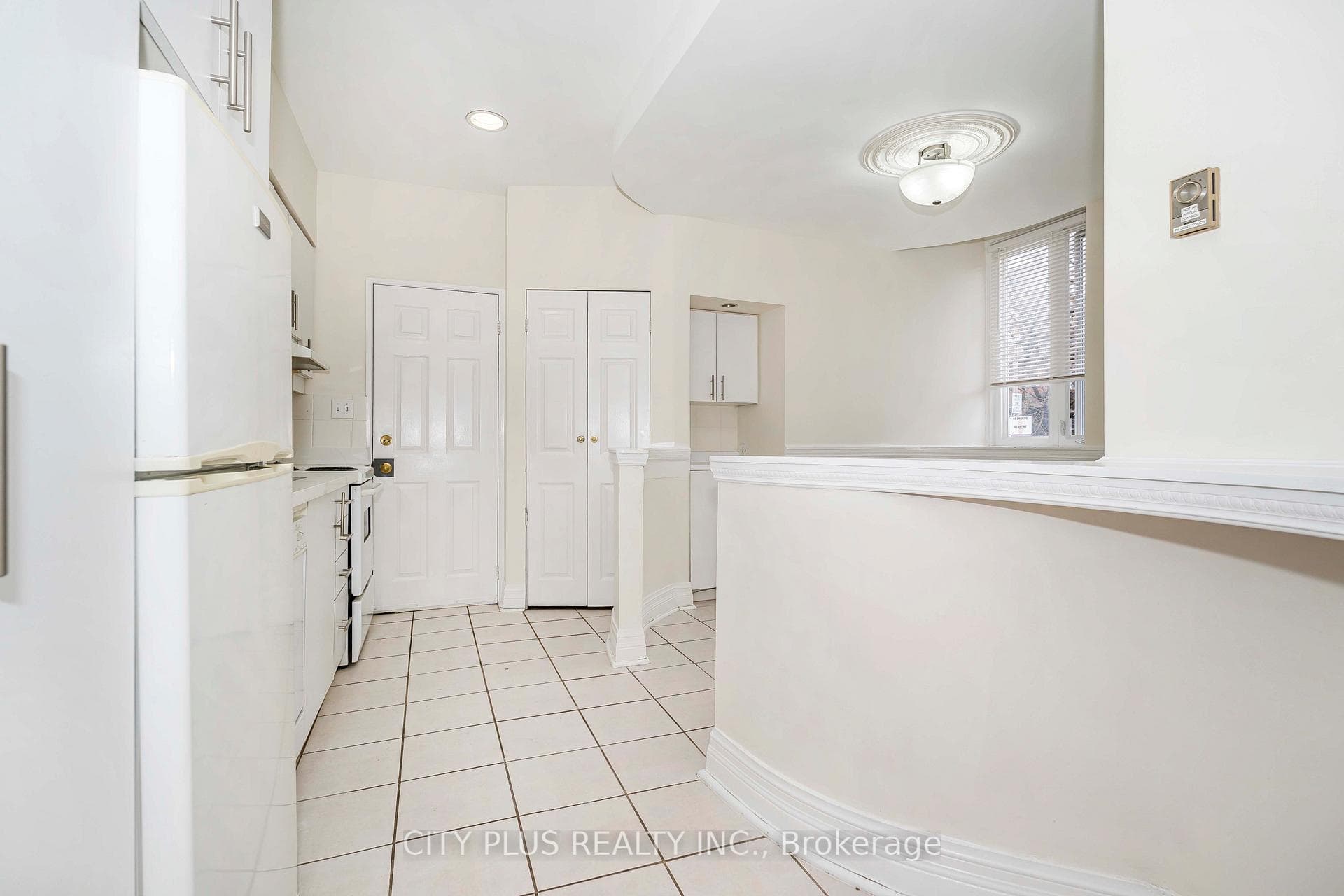 88 Lowther Avenue Unit 102 photo 7