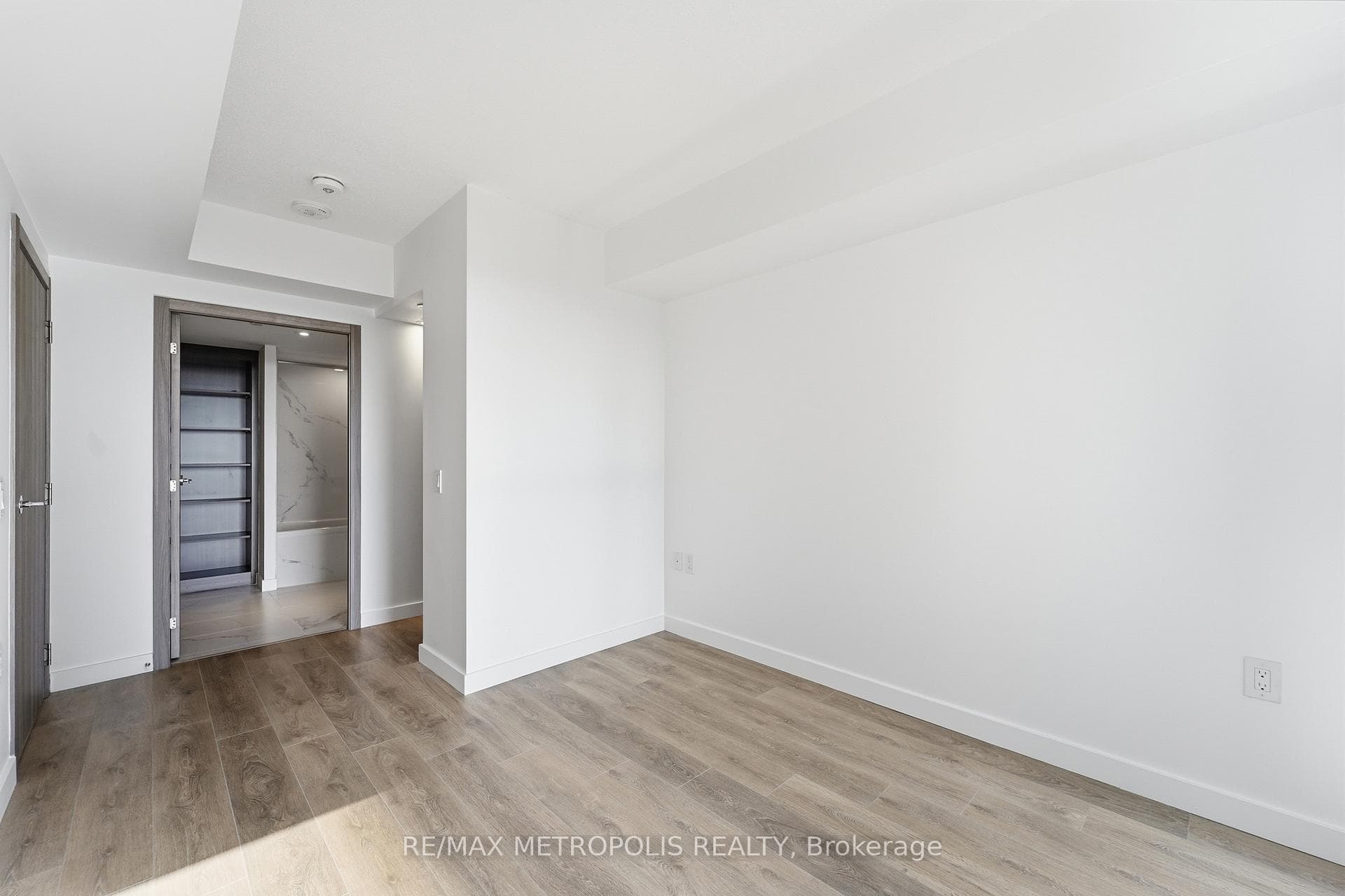 38 Widmer Street Unit 2711 photo 17