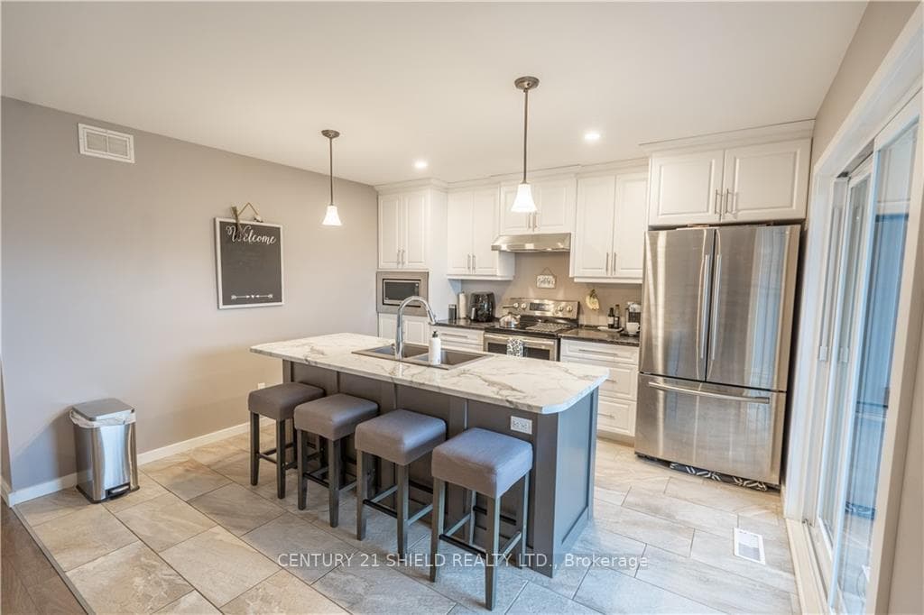 66 BUTTERNUT Drive photo 4