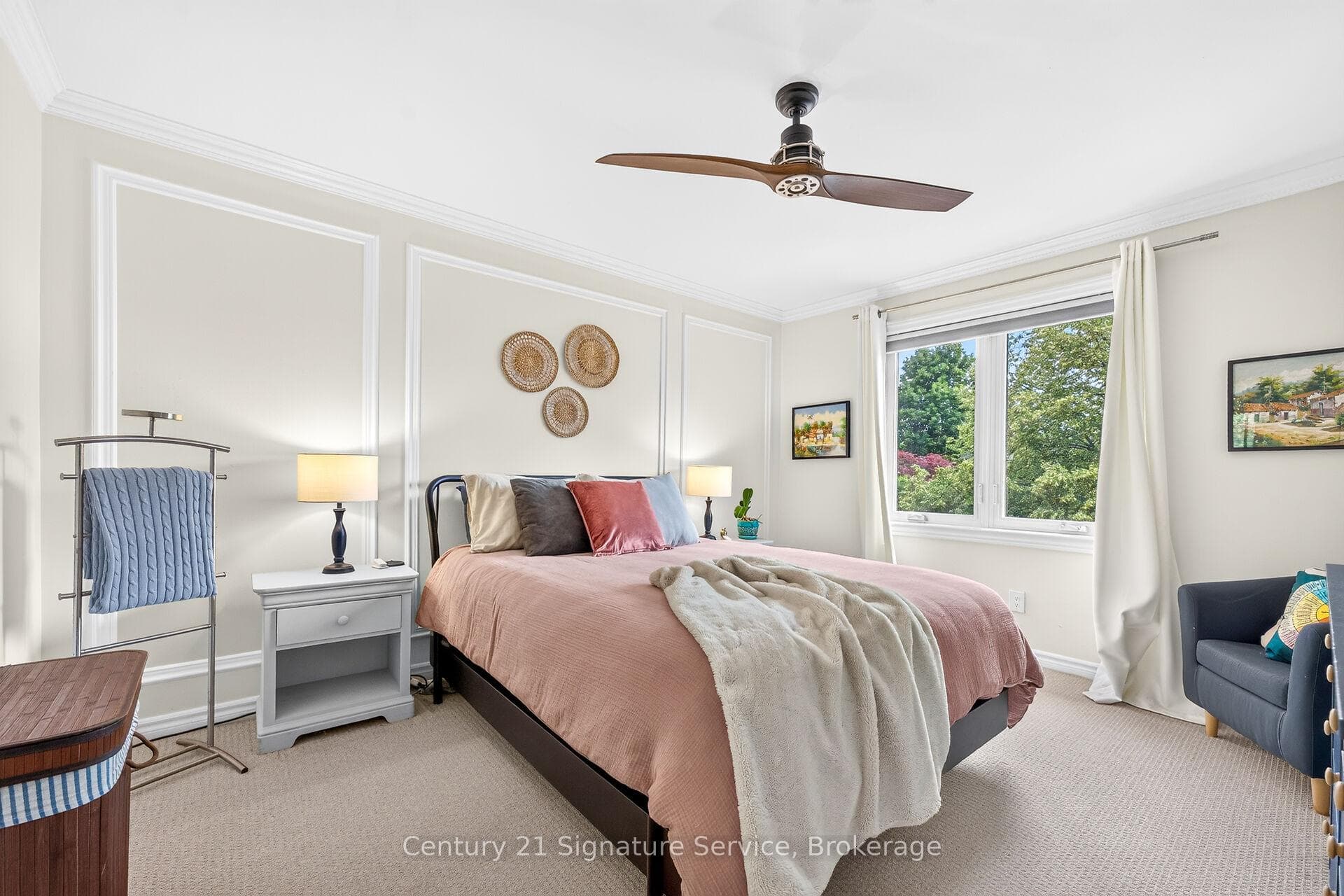 5183 Banting Court photo 32