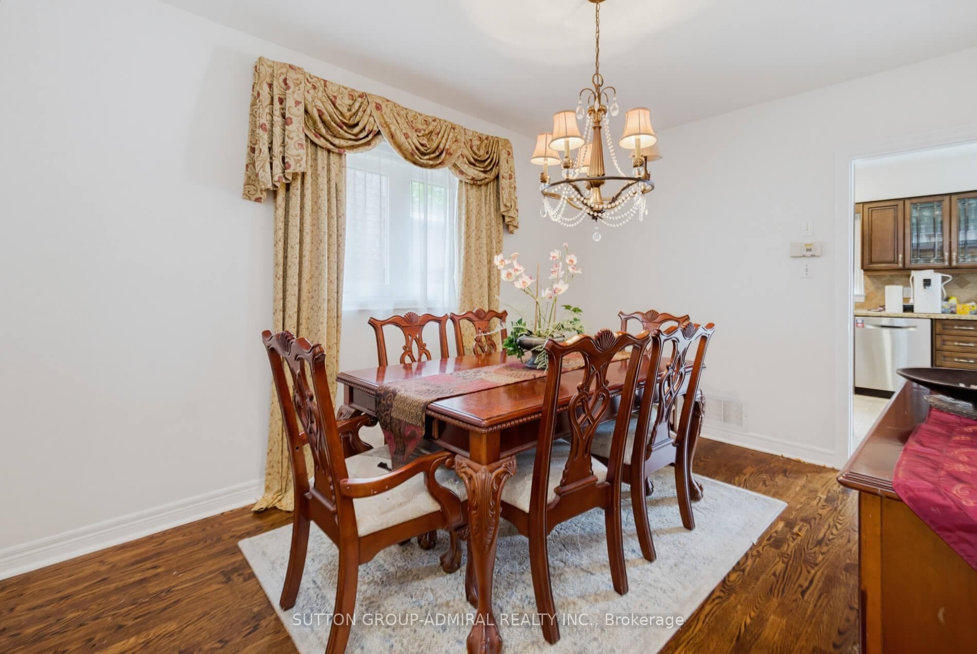 27 Pine Hollow Crescent photo 9