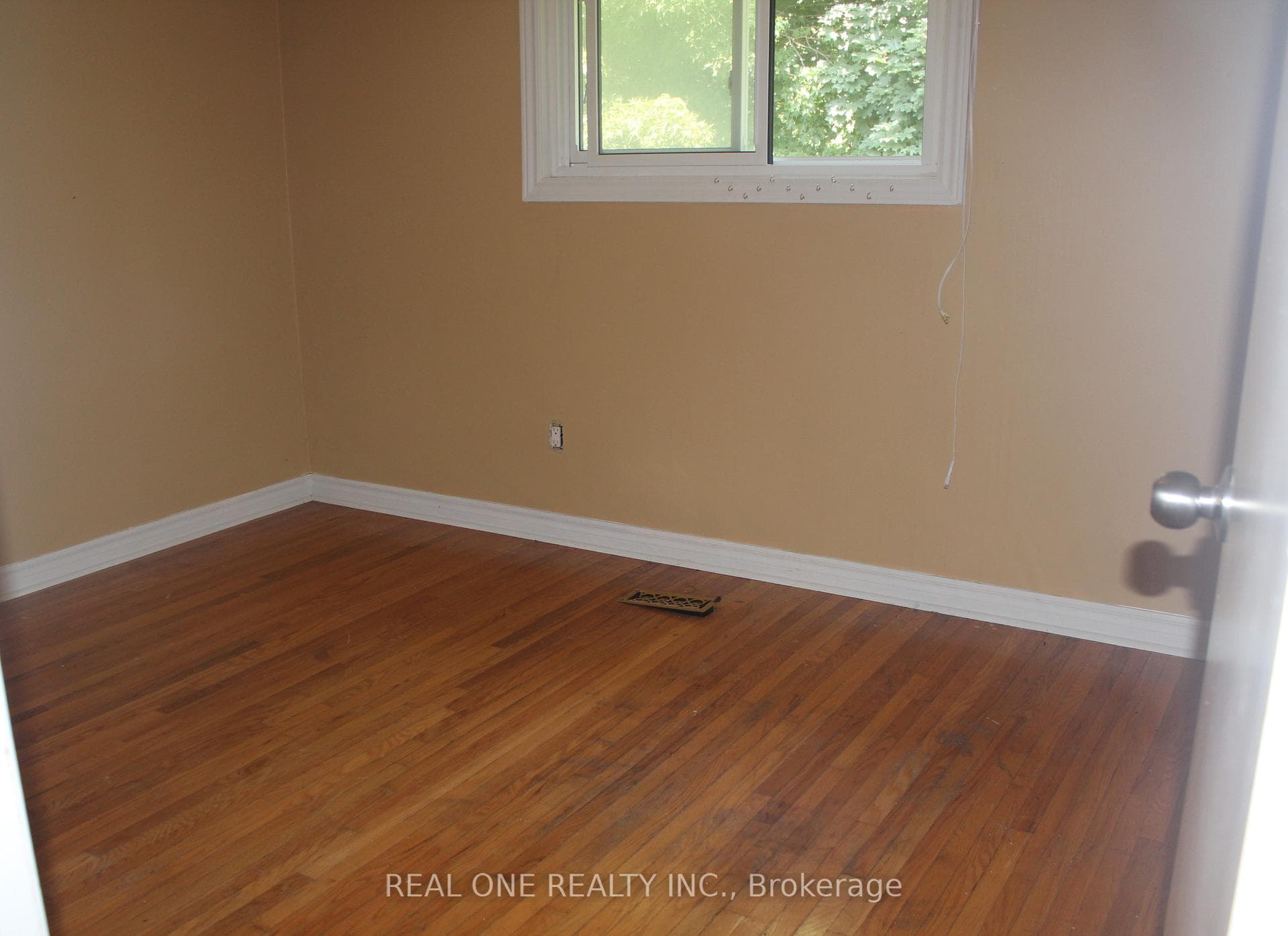 113 College Crescent photo 26
