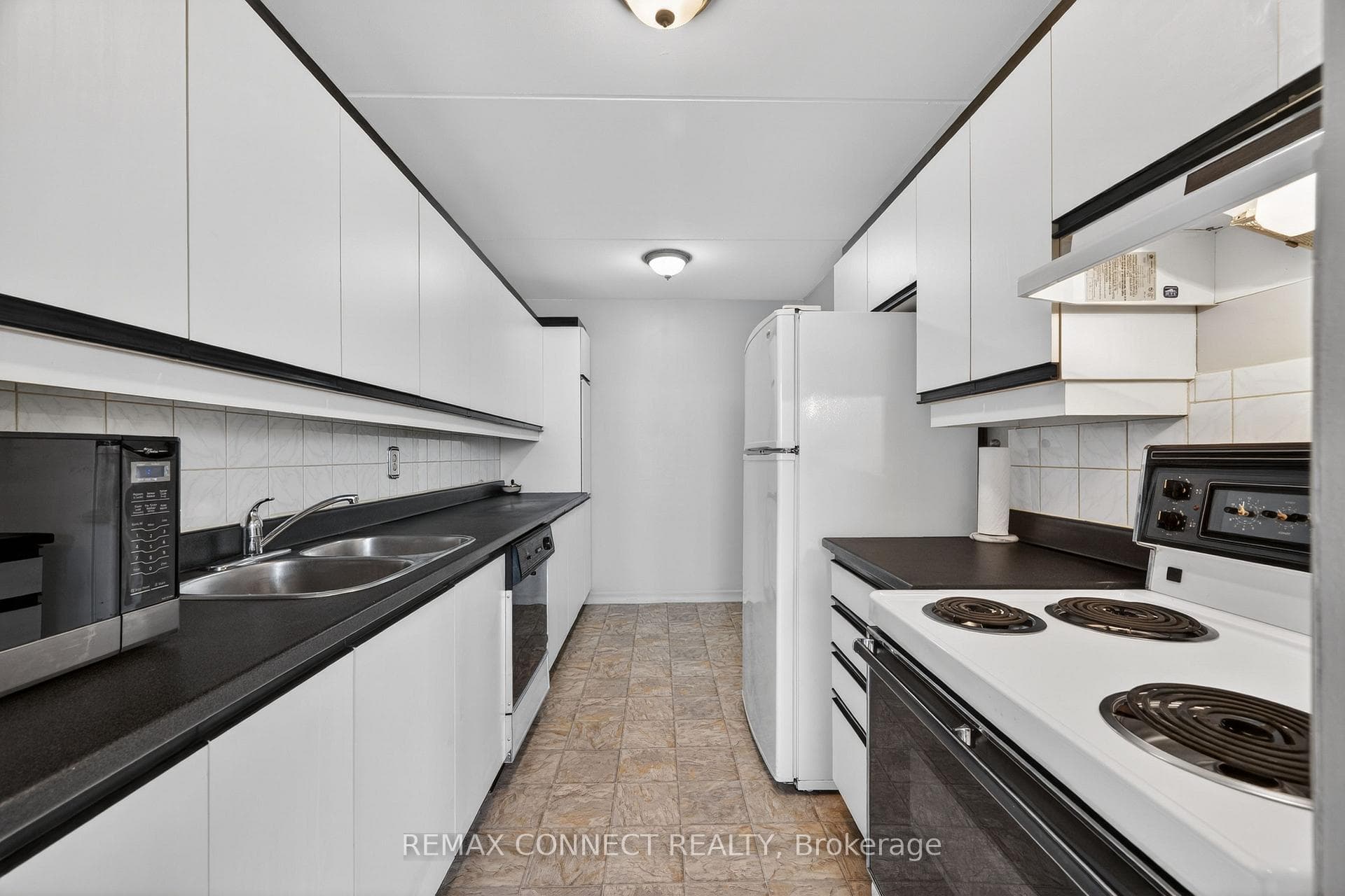 2 Glamorgan Avenue Unit 910 photo 26