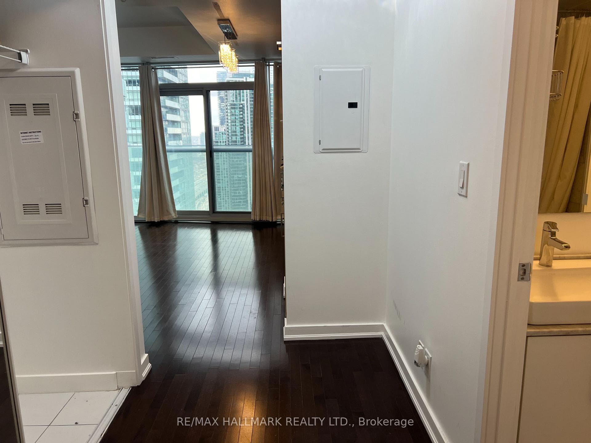 12 York Street Unit 3501 photo 9