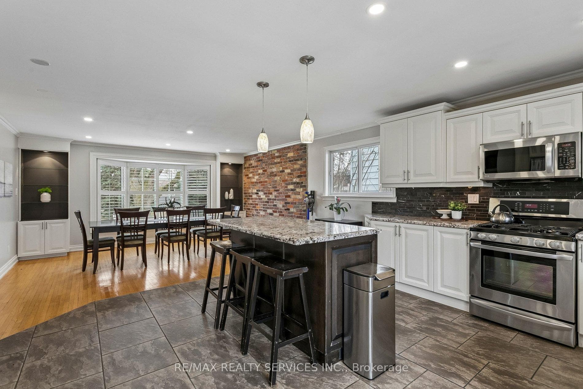 12 Ferndale Crescent photo 19