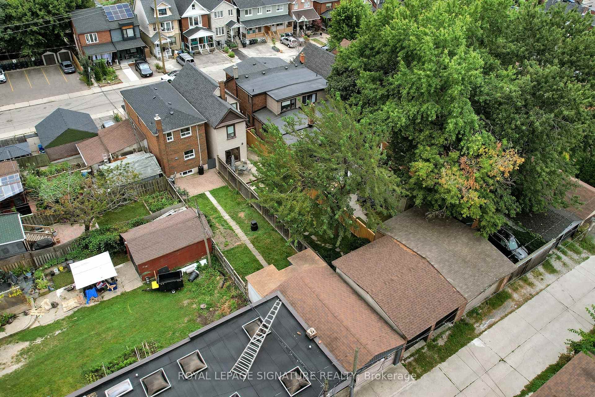 2 Conway Avenue photo 37