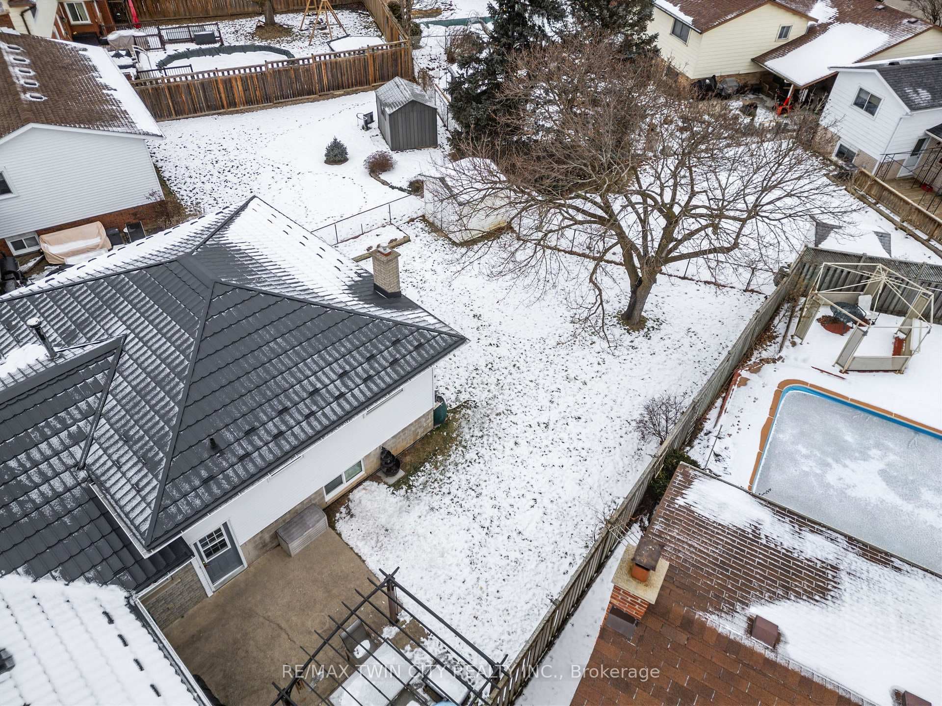 114 Greenfield Road photo 41