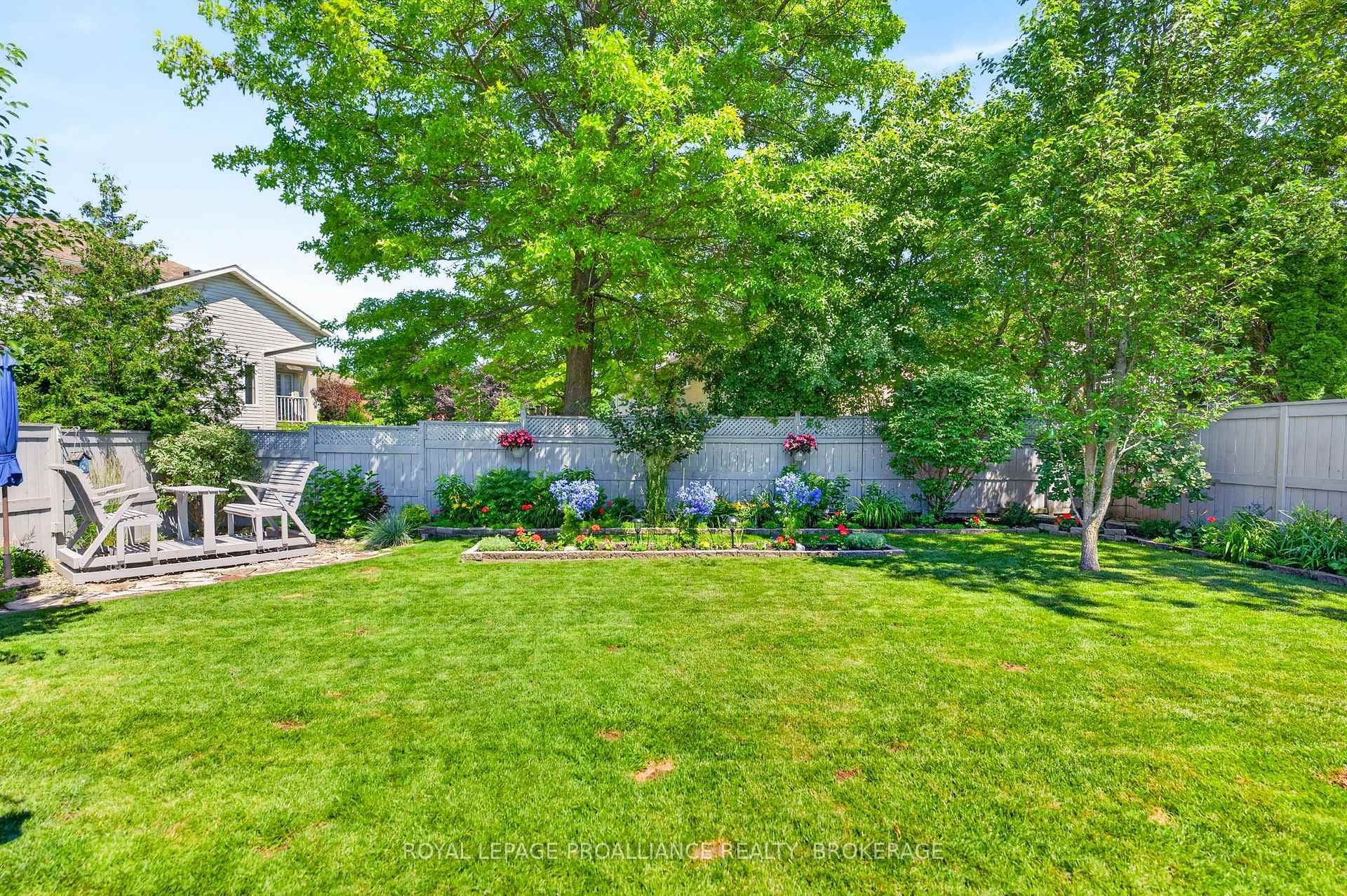 657 Roosevelt Drive photo 46