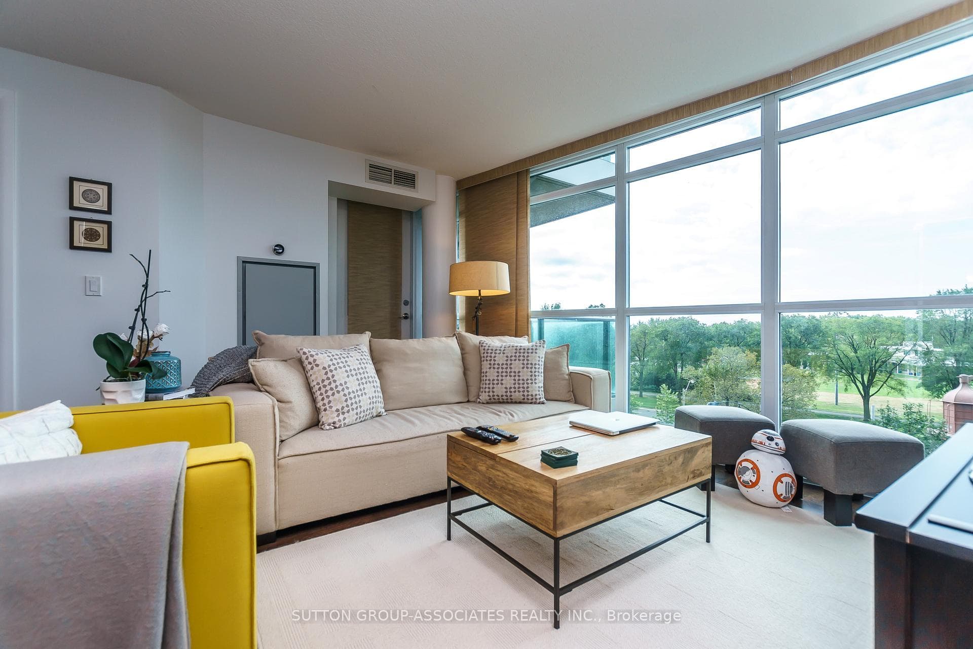 215 Fort York Boulevard Unit 507 photo 14
