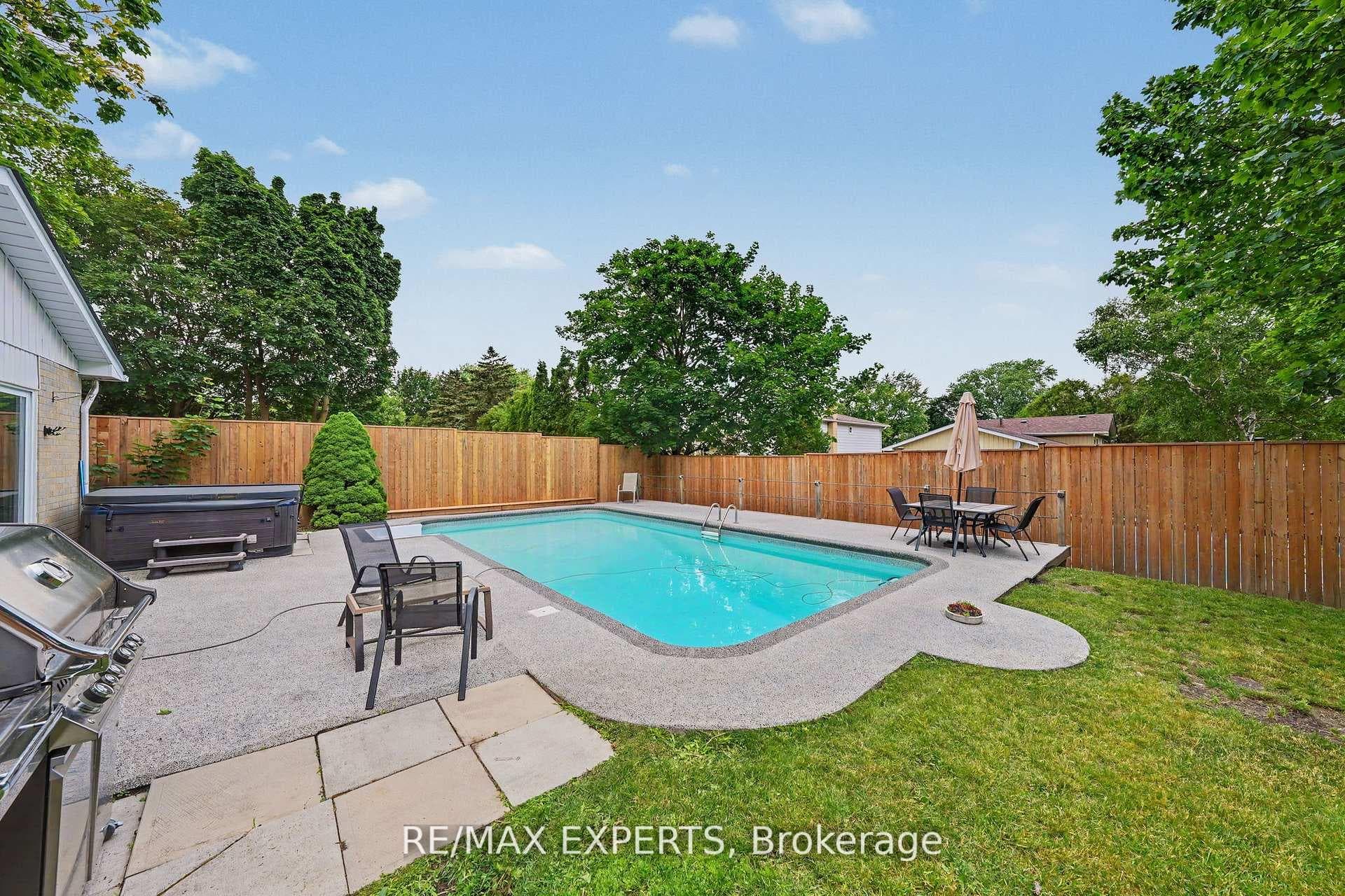 32 Oak Court photo 29