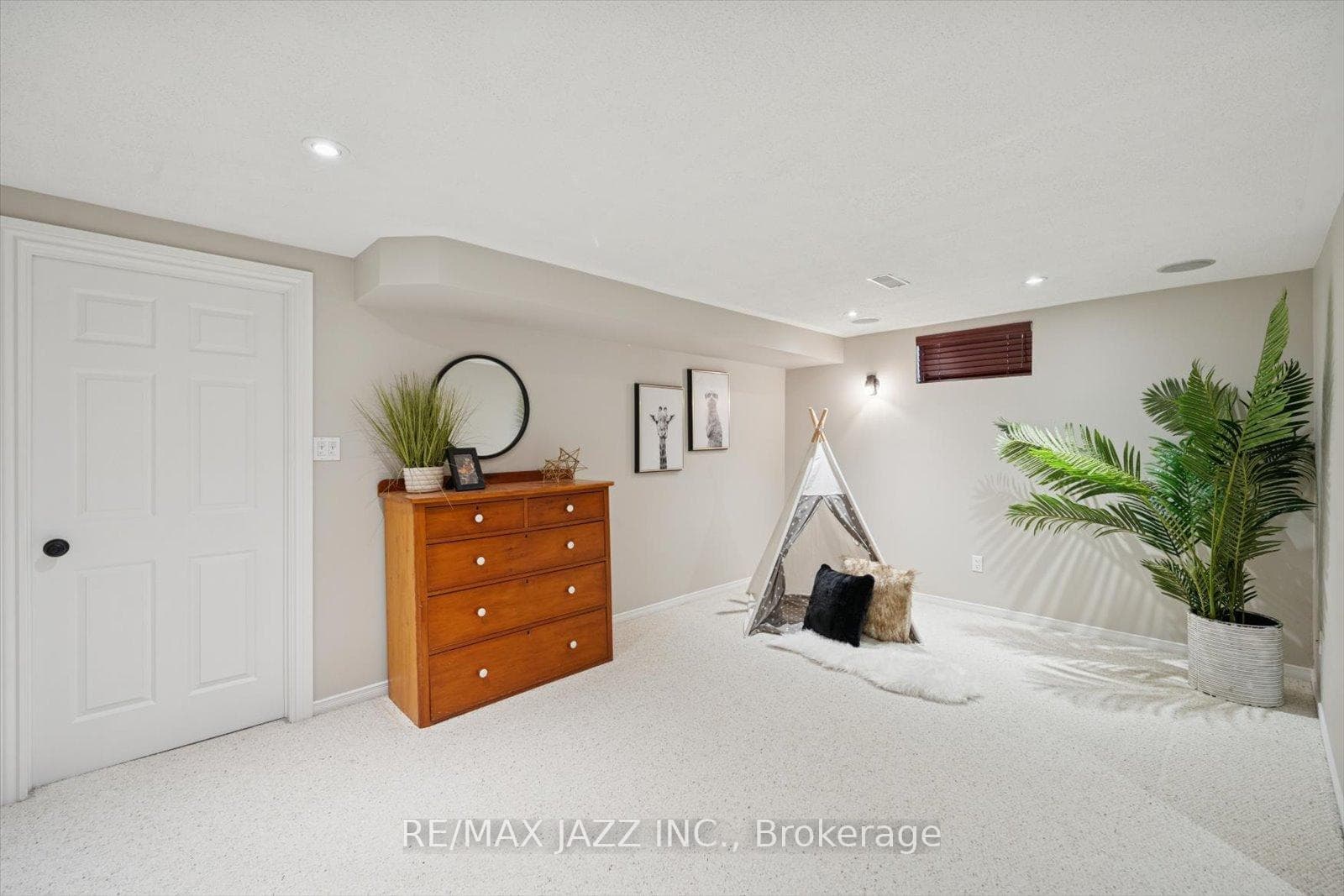 17 Kingswood Drive photo 38