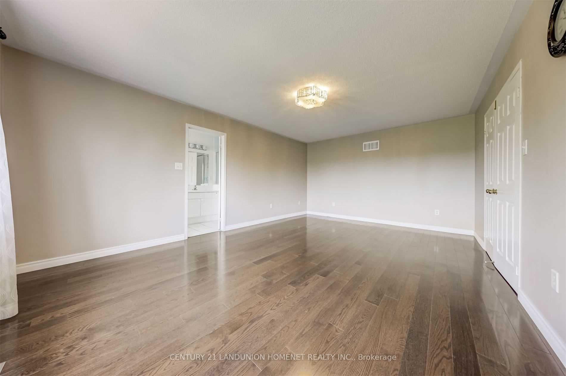 80 Skywood Drive photo 13