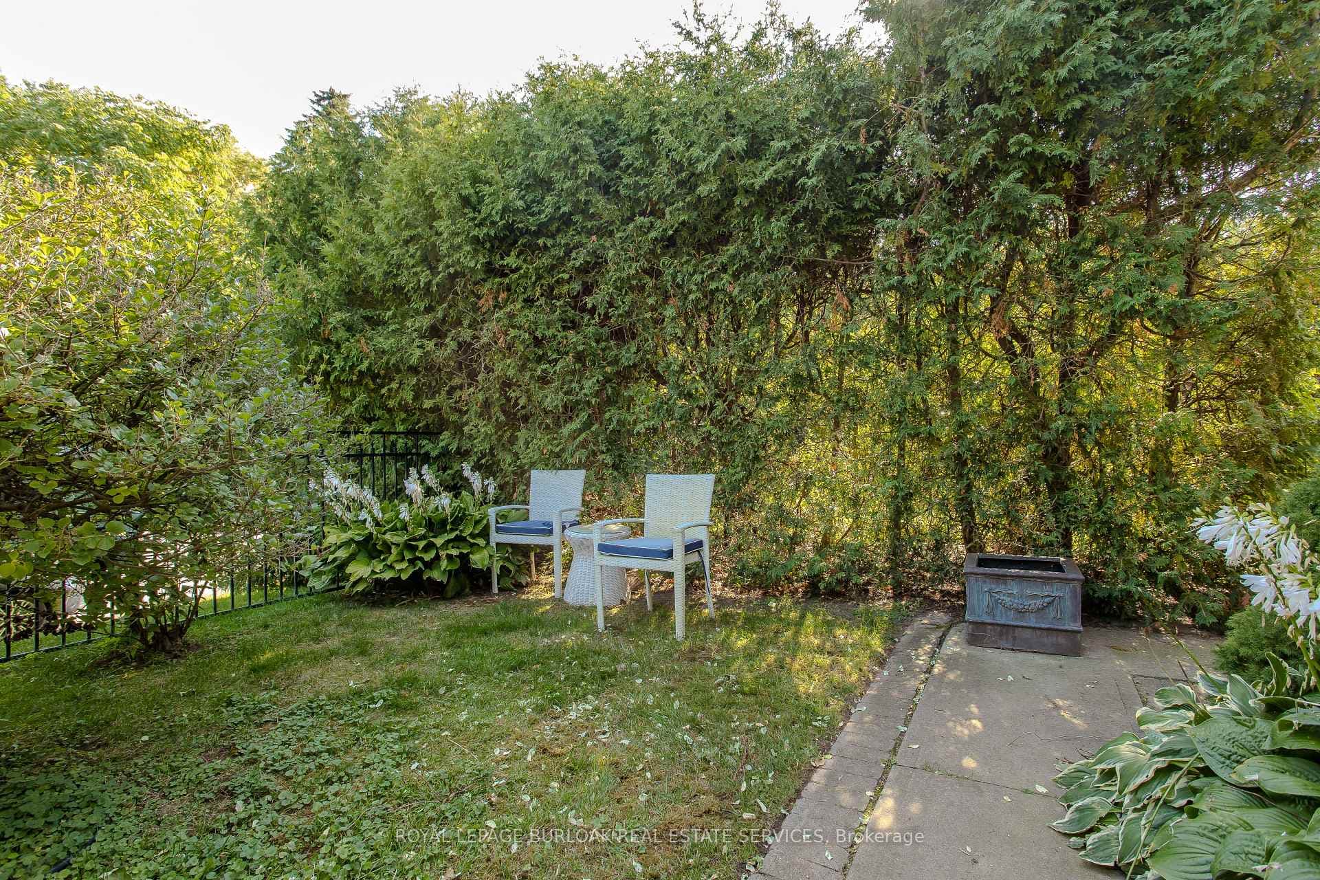 288 Townsend Avenue photo 29