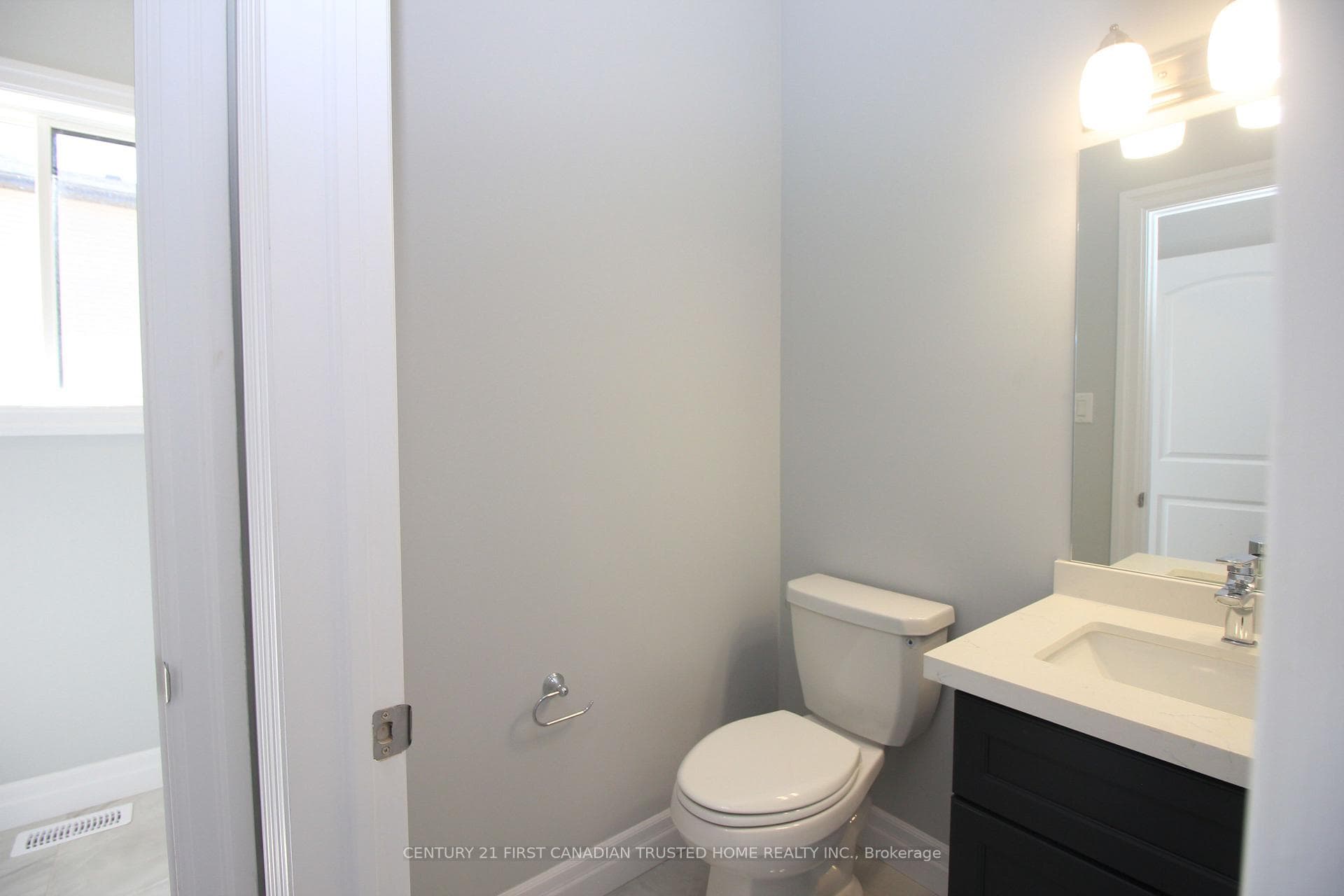 1069 KARENANA Road Unit UPPER photo 6