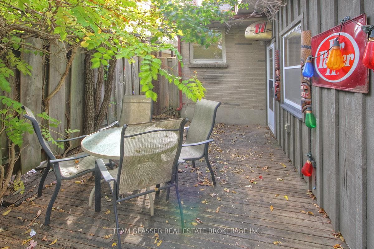 1656 MOFFATT Avenue photo 22