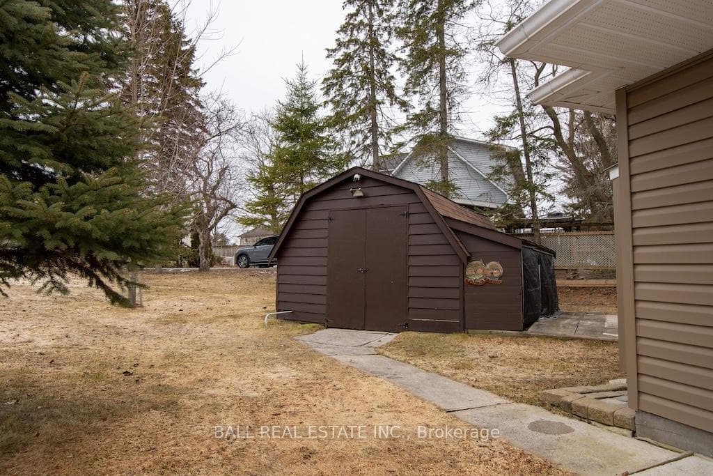 868 Twomey Place photo 42