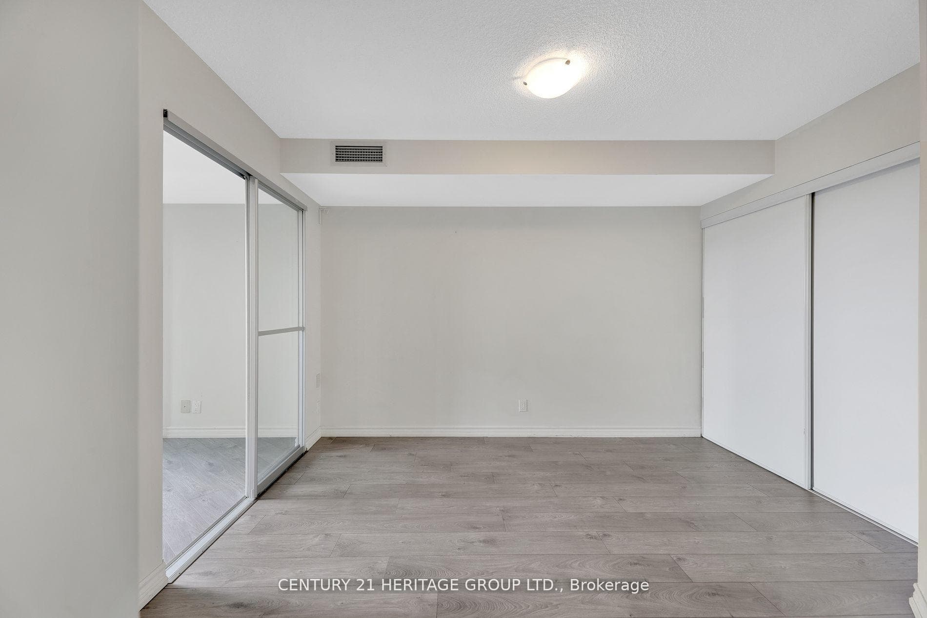 18 Harding Boulevard Unit 514 photo 4