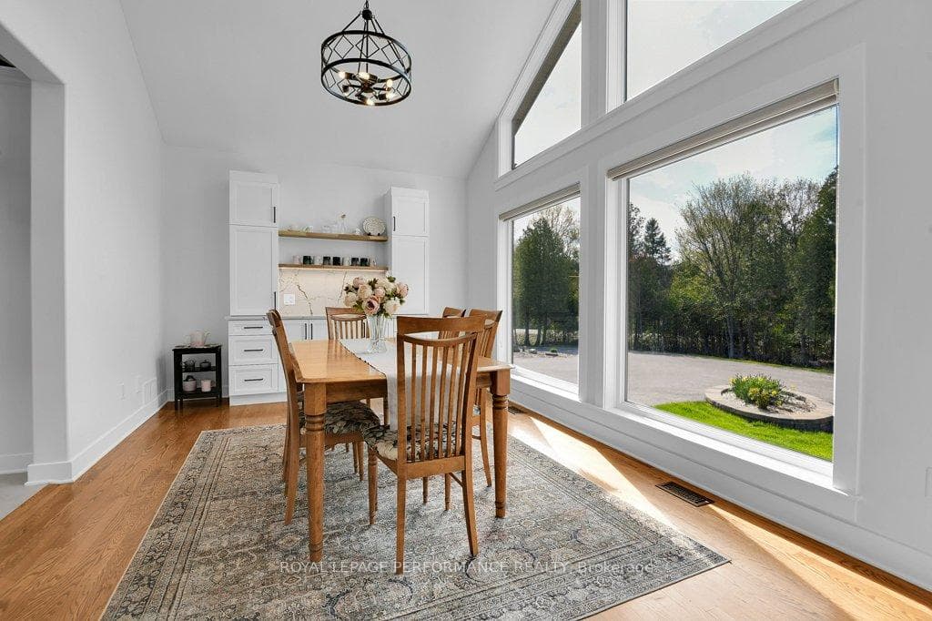 8040 Iveson Drive photo 11