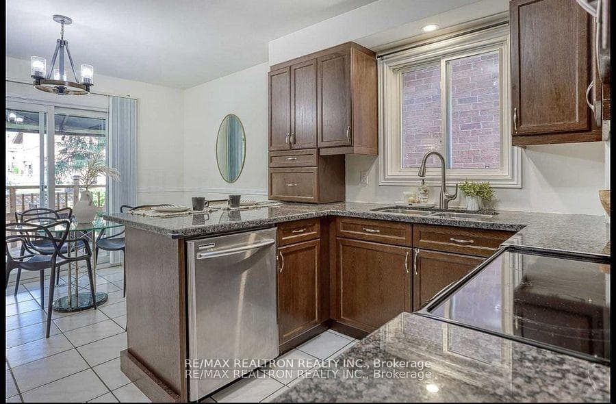 56 Deverill Crescent Unit Upper photo 10