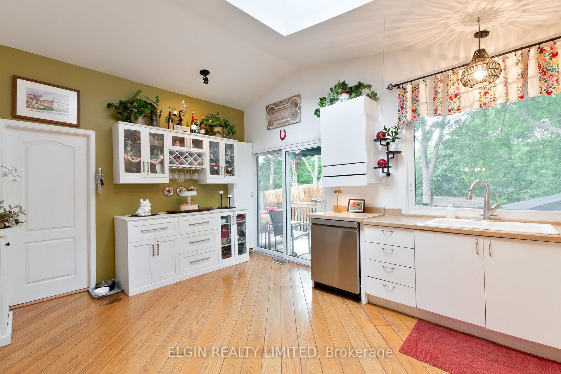 26 Oak Street photo 16