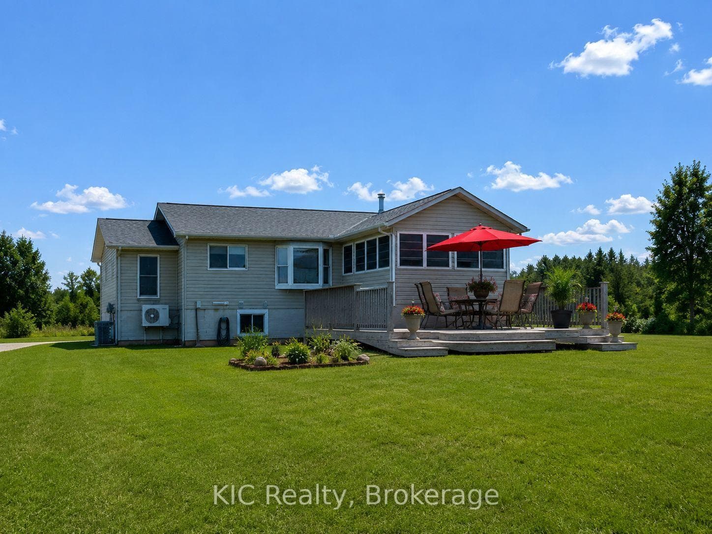 221 Jones Road photo 1
