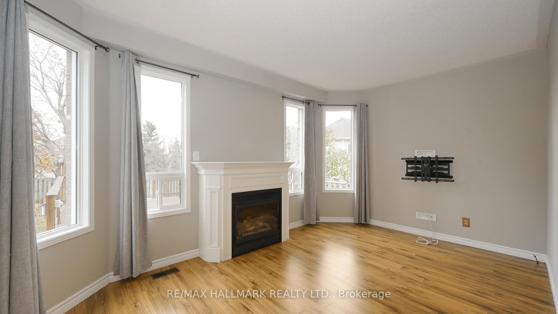 1035 Beatrice Street photo 10