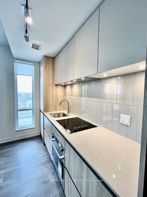 7950 Bathurst Street Unit 415 photo 3