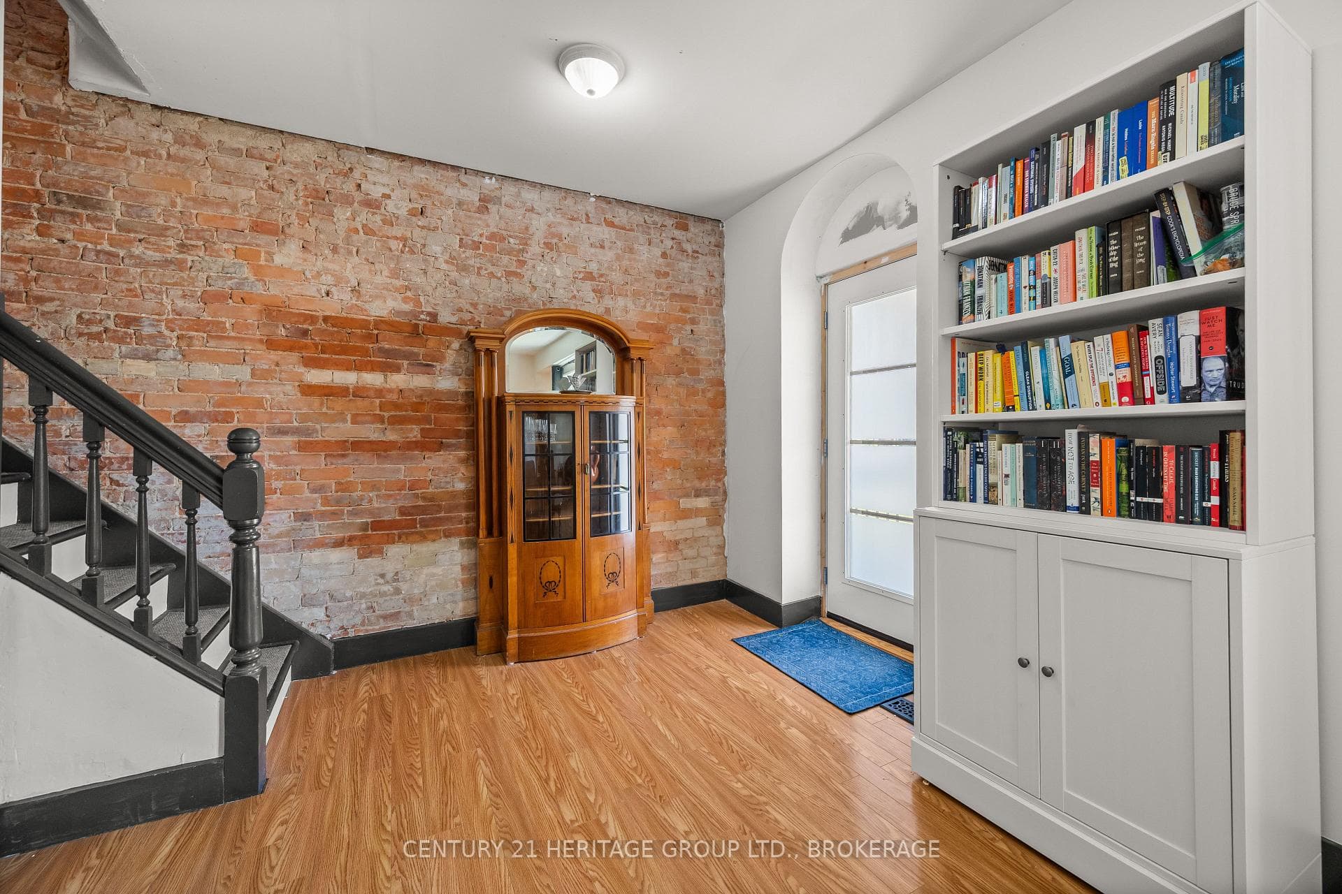 127 Stephen Street photo 6