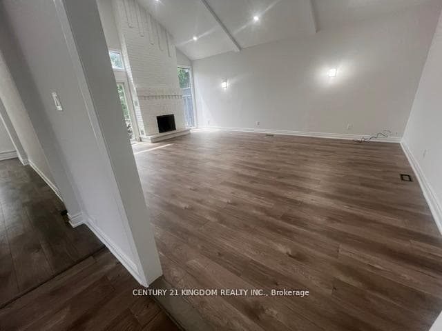 132 Old Harwood Avenue photo 4