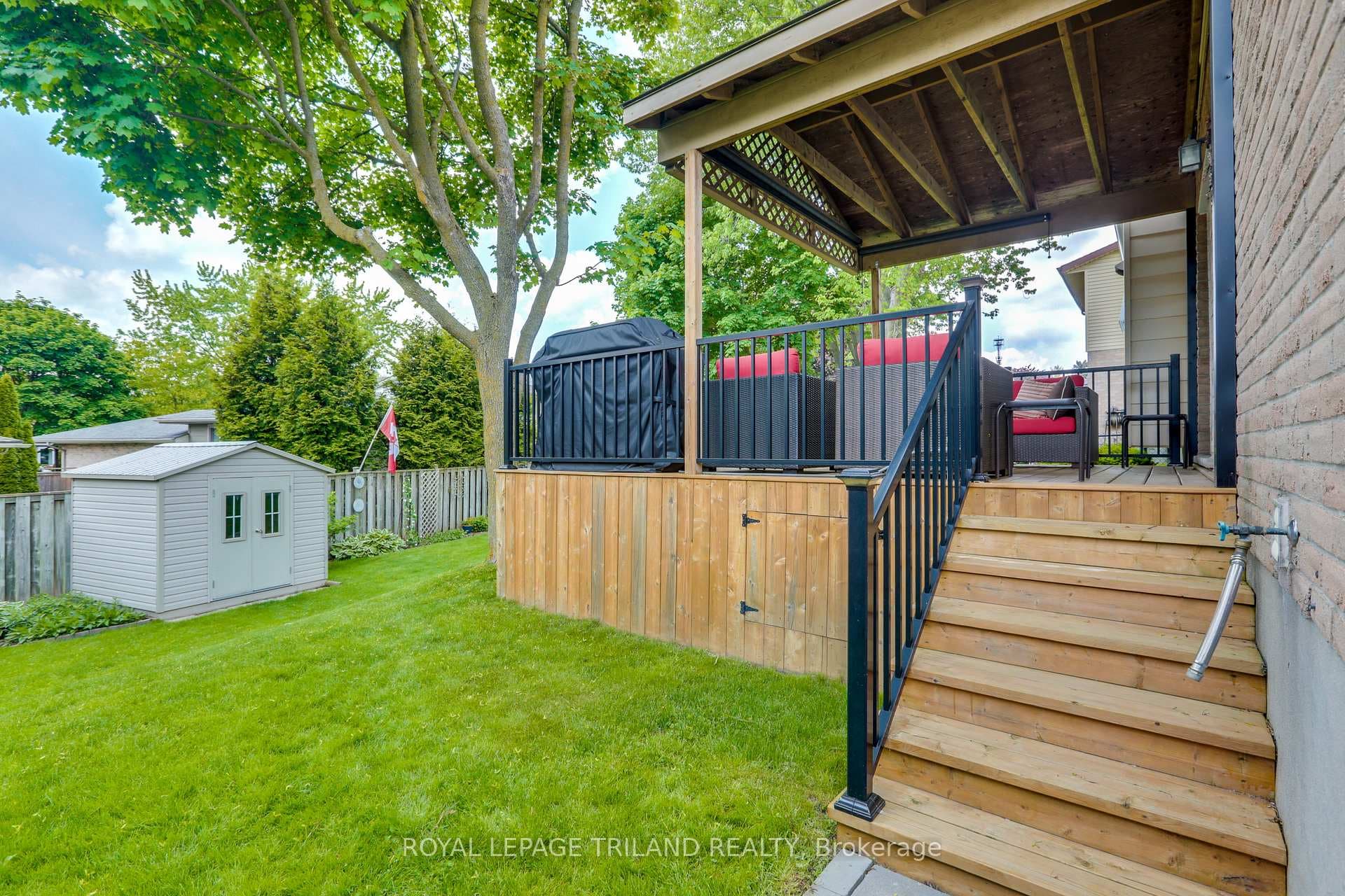115 Acorn Crescent photo 32