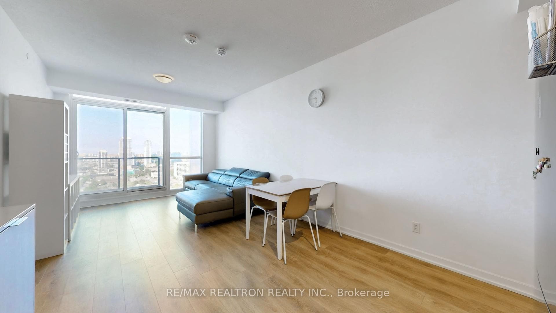 32 Forest Manor Road Unit 2305 photo 18