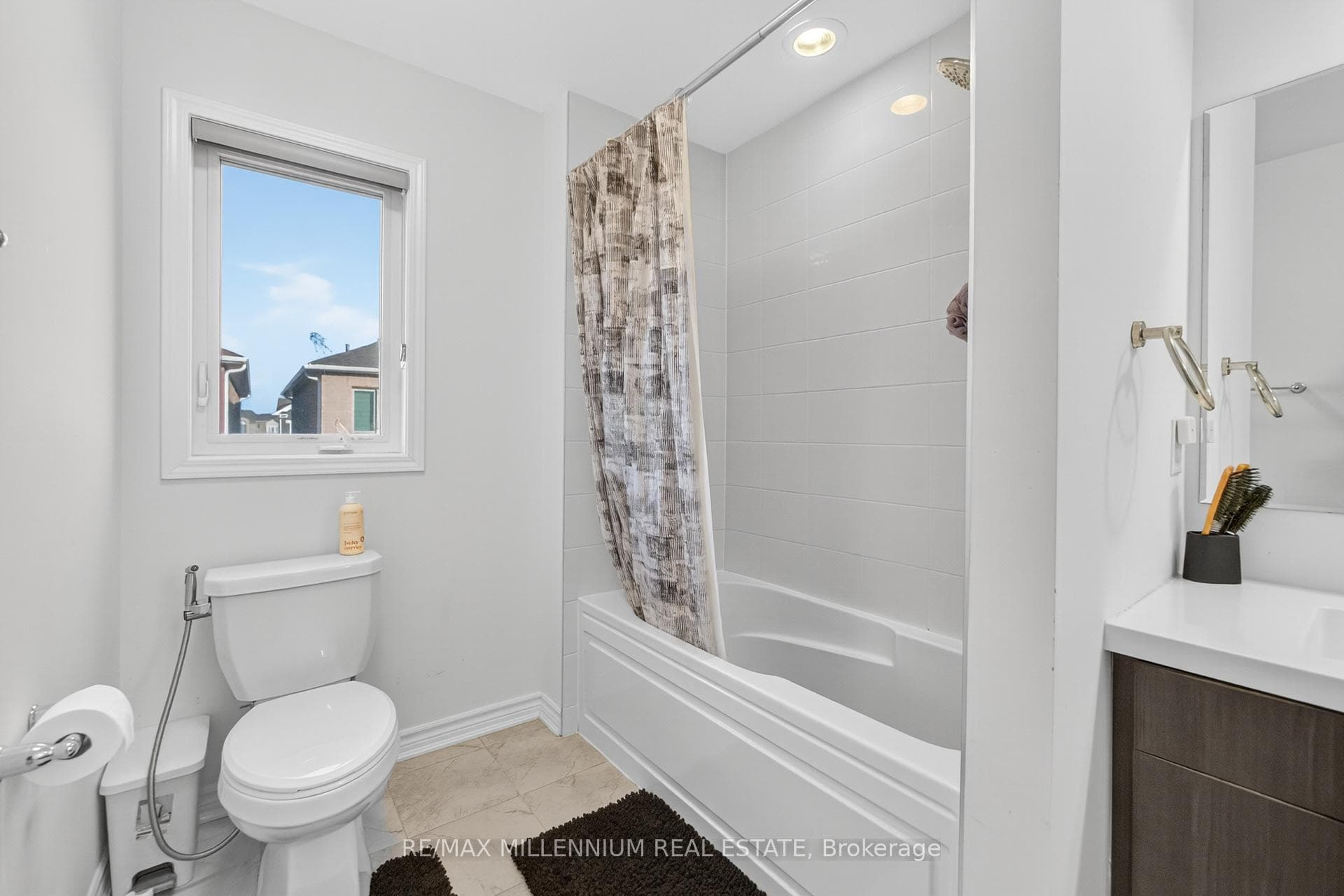507 Bellflower Court photo 35