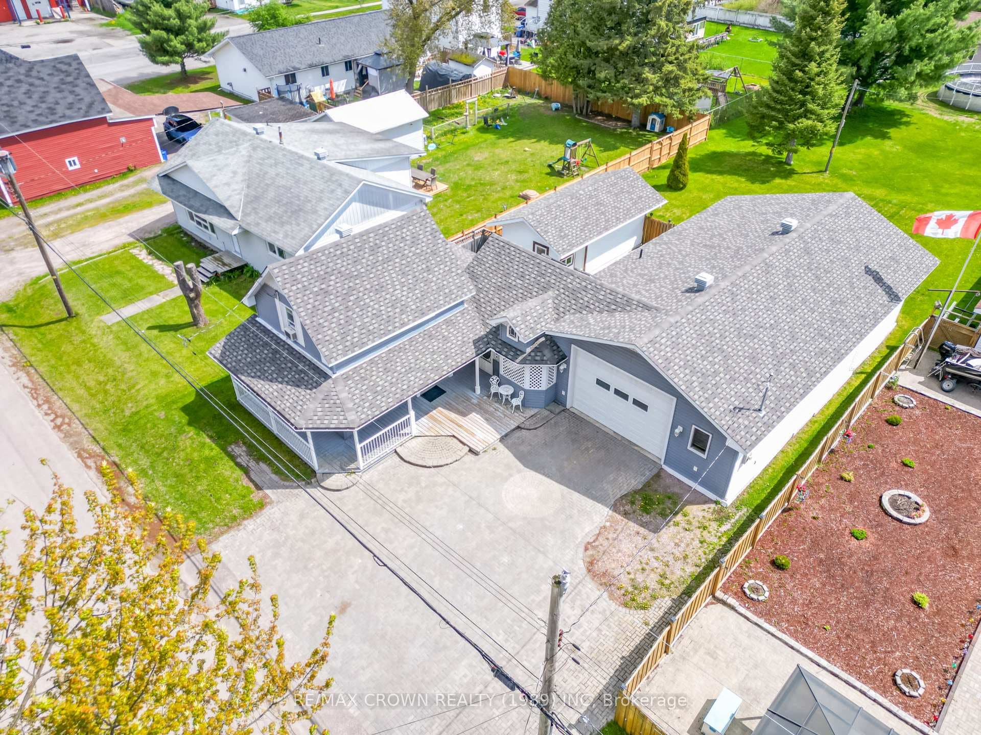 274 Belanger Street photo 34