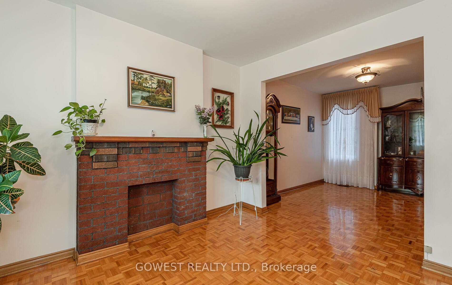 206 Macdonell Avenue photo 8