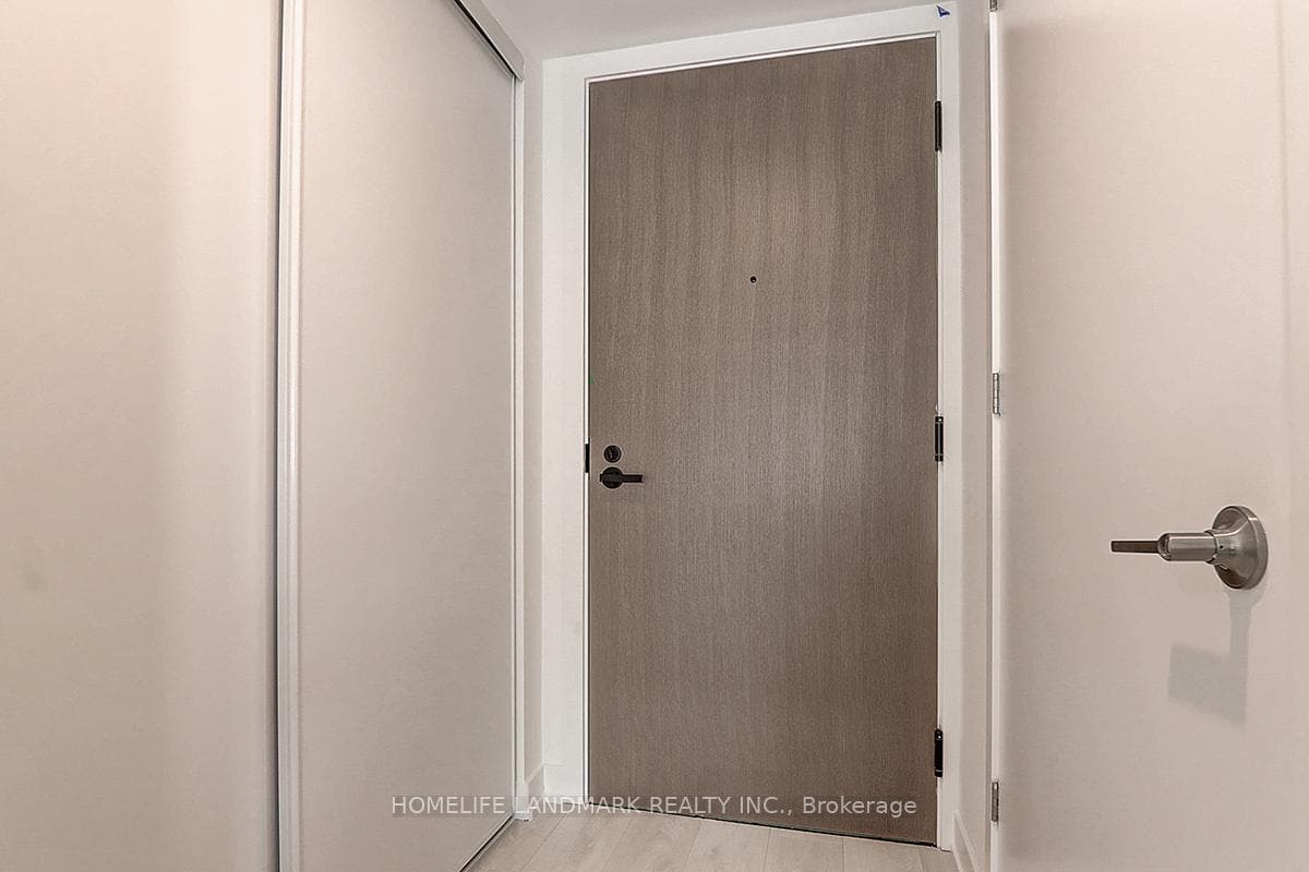 8 Tippett Road Unit 416 photo 2