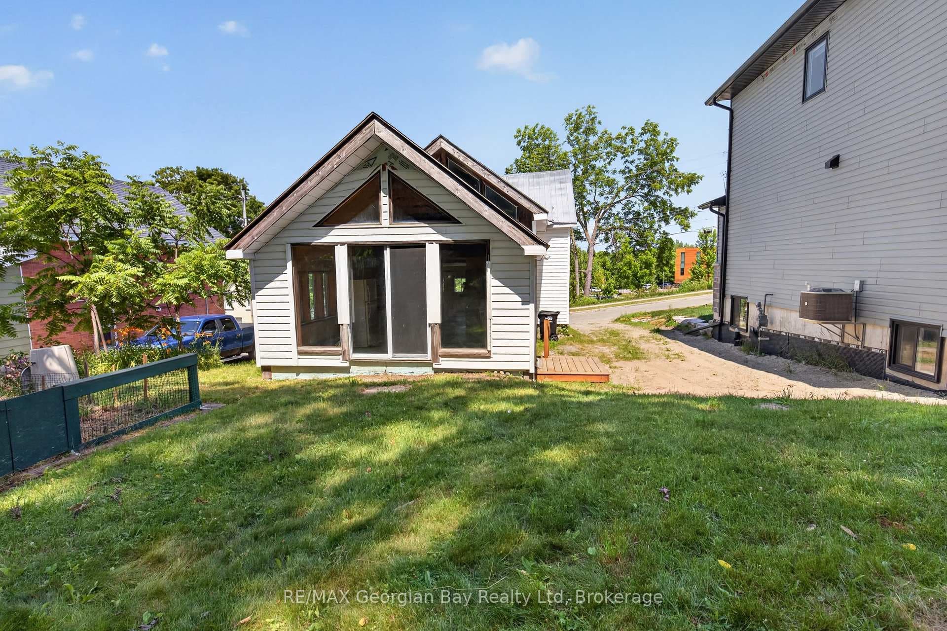 379 Gloucester Street photo 19
