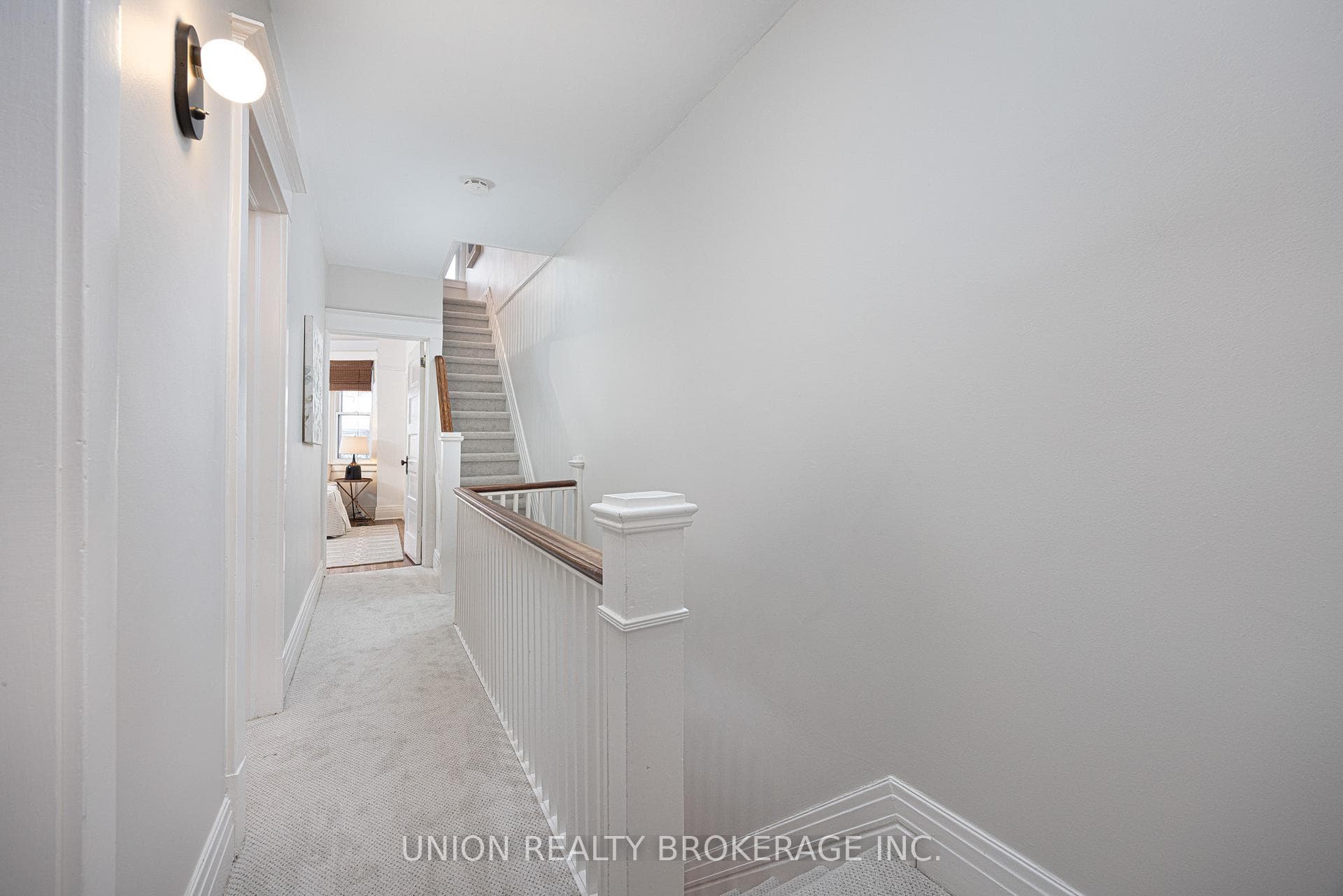 55 Beach View Crescent photo 30
