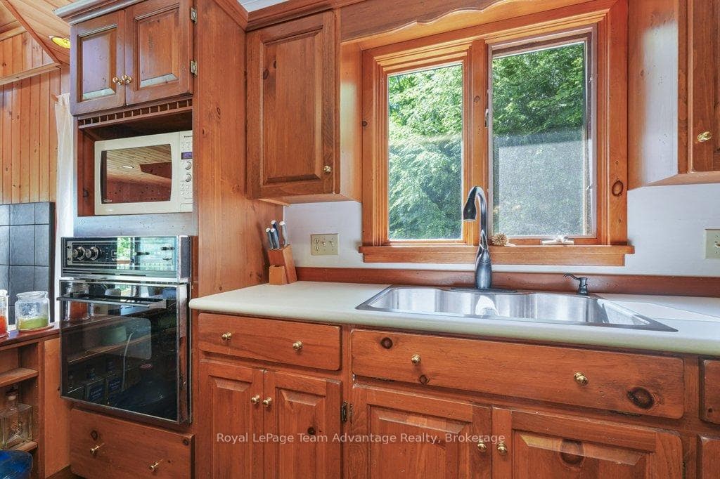 Kitchen Sink and Appliances