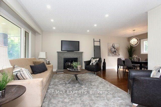 17 Newton Road photo 4