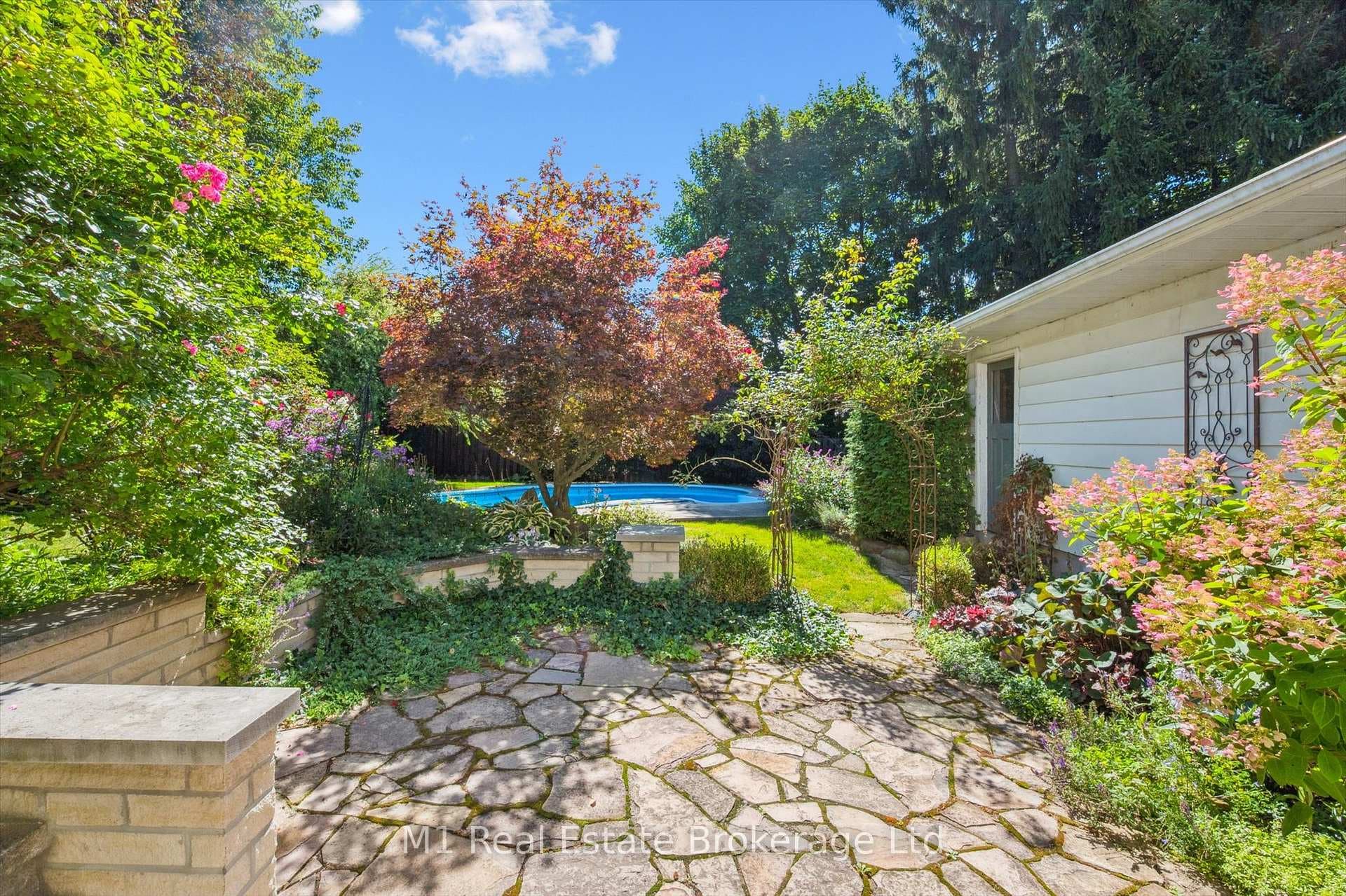 21 Gladstone Avenue photo 43