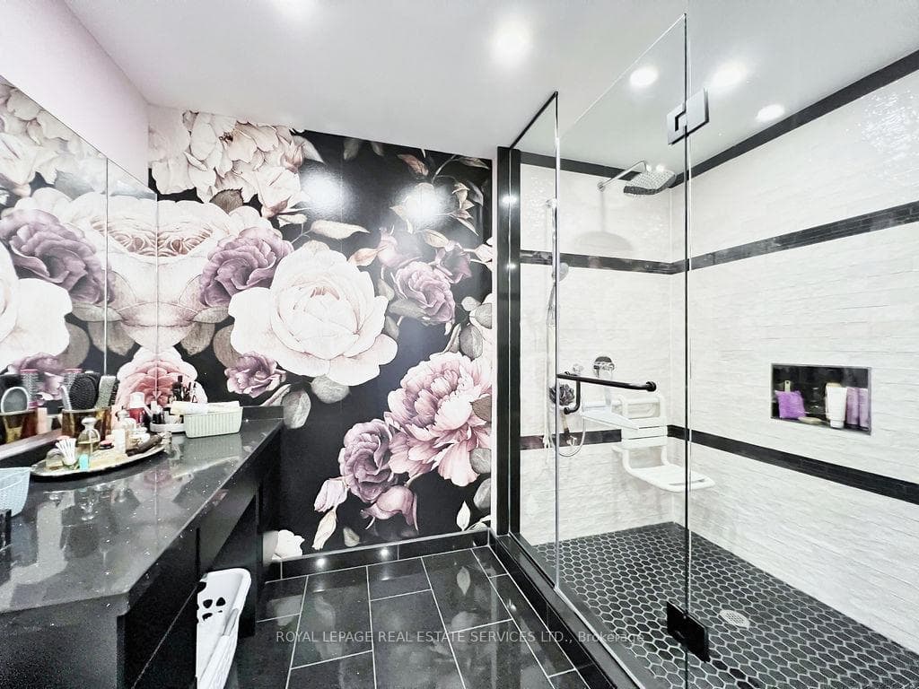 5444 Yonge Street Unit 108 photo 26