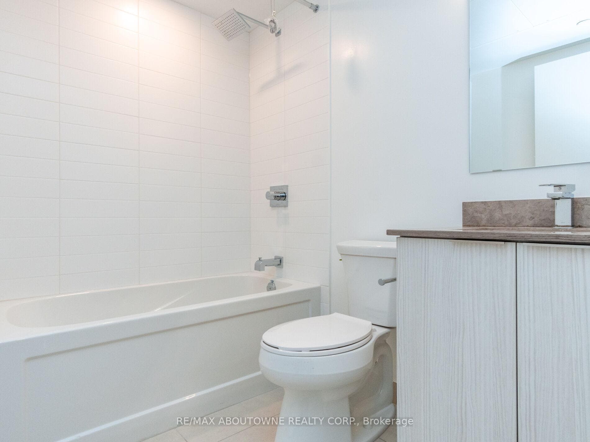 501 Yonge Street Unit 3001 photo 6