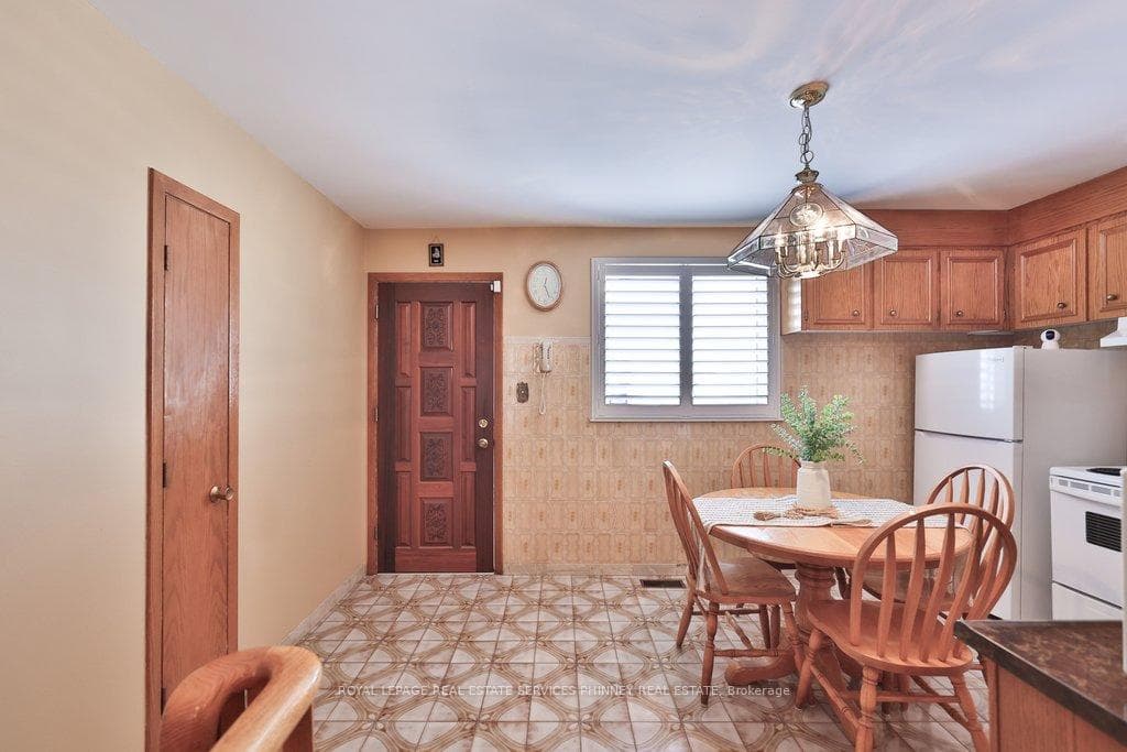 7 Roseglen Crescent photo 11