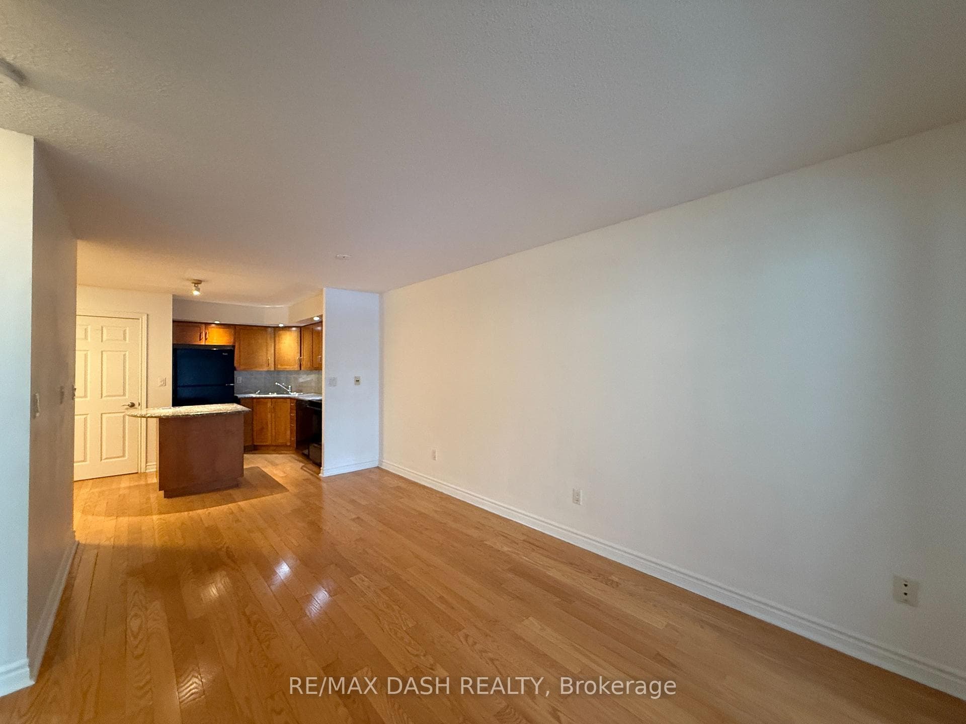 270 Wellington Street Unit 802 photo 22