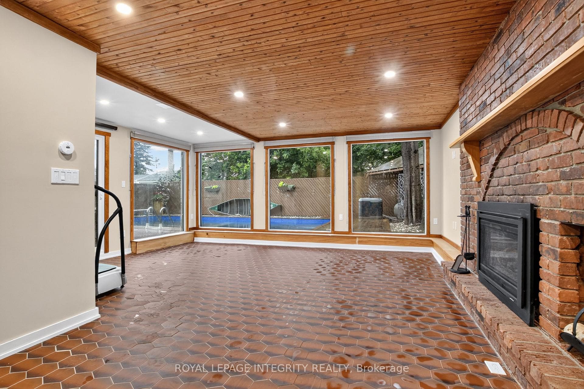 954 WATSON Street photo 33