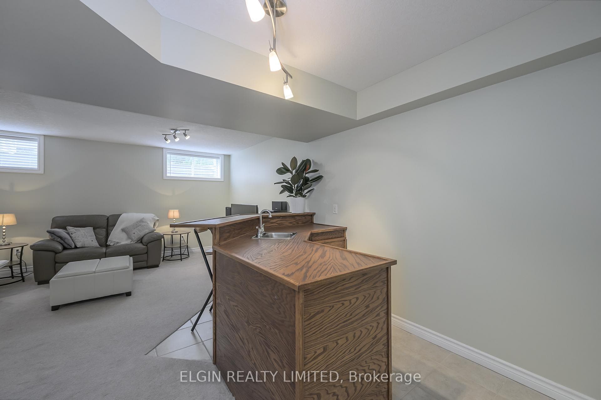 6588 BEATTIE Street photo 34