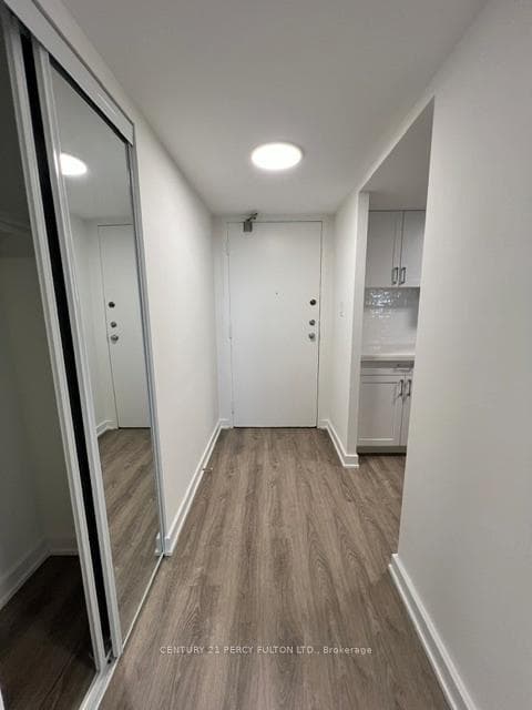 19 Regency Crescent Unit 404 photo 6