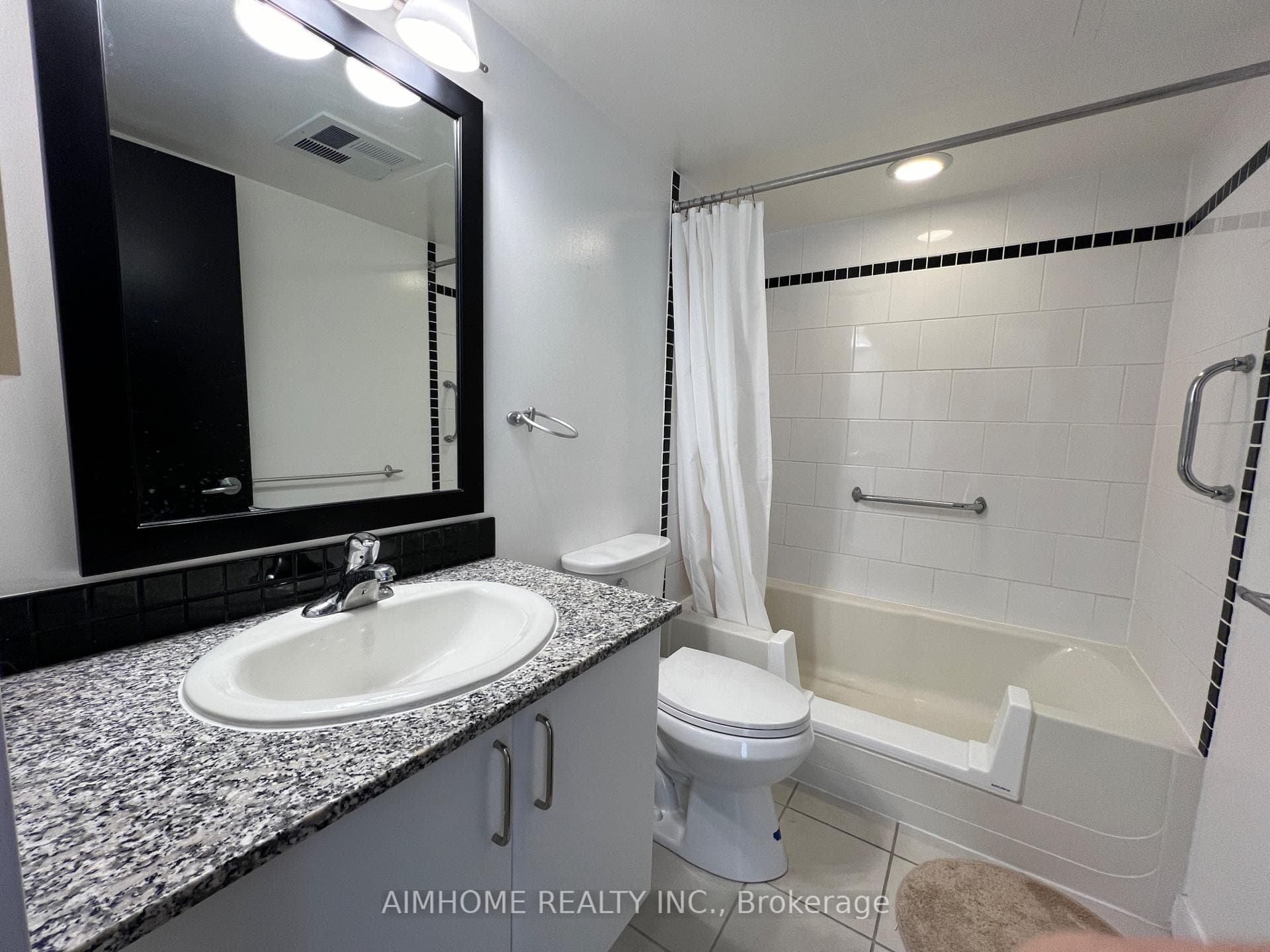 33 Sheppard Avenue Unit 702 photo 23