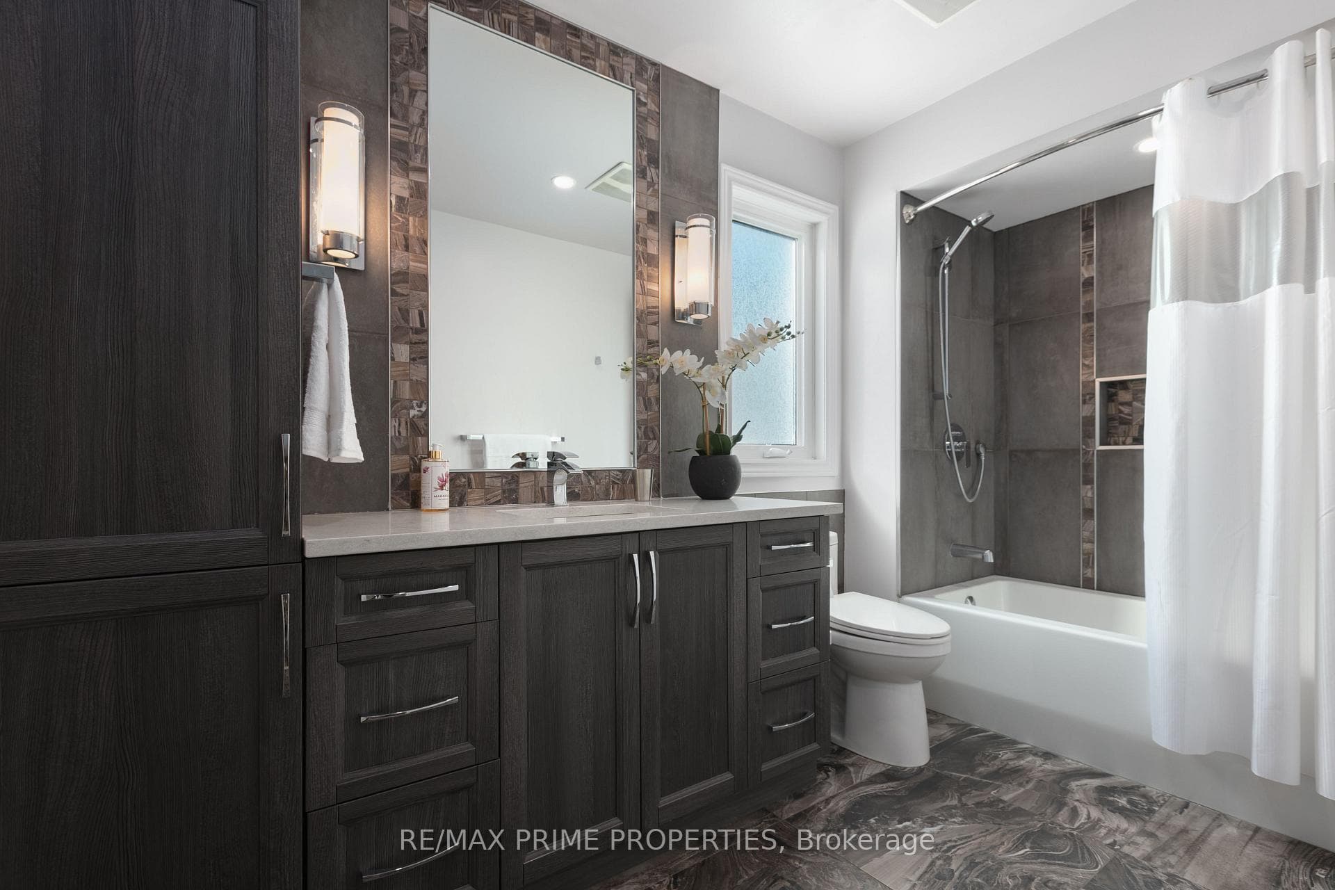 1545 Senateurs Way photo 31